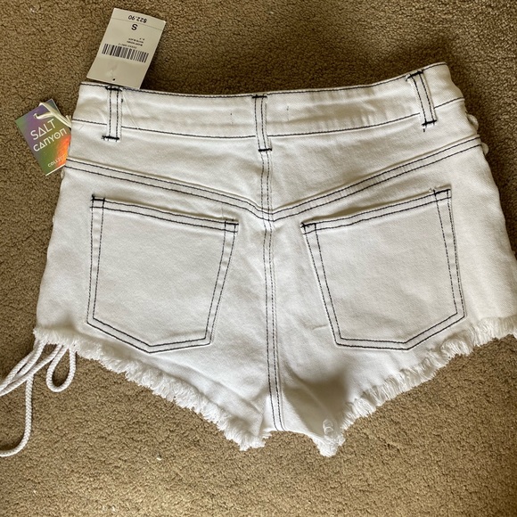 Forever 21 Midrise shorts - Picture 2 of 2